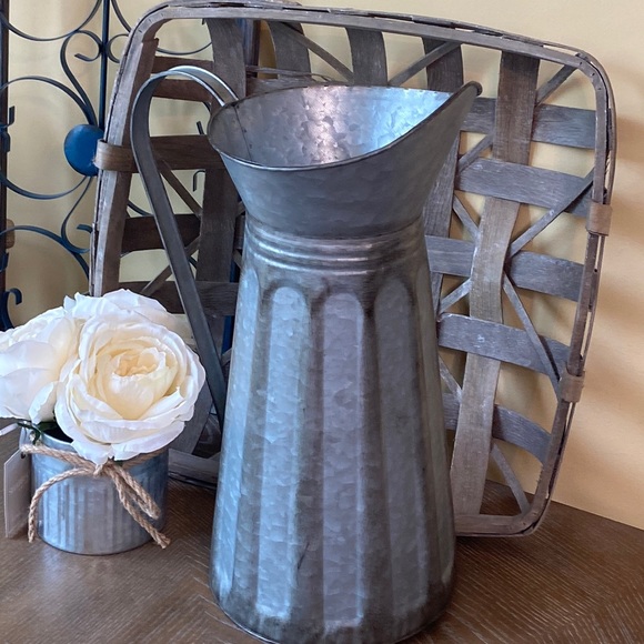 NEW! Large Vintage Inspired Distressed Galvanized Metal Rustic Farmhouse Pitcher - Picture 4 of 8